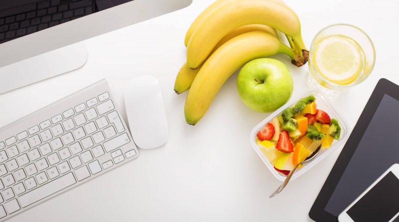 10 Ideas for Nourishing Snacks at the Office